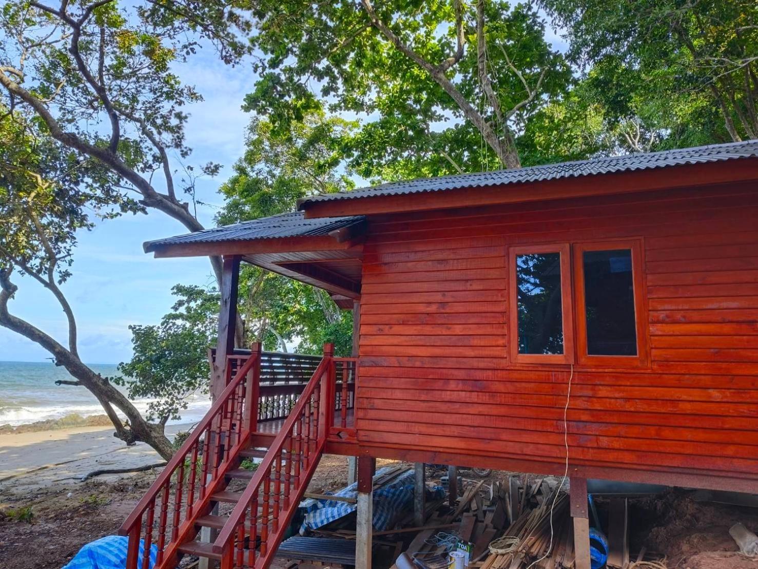 Kohjum Seafront Resort Koh Jum Exterior photo